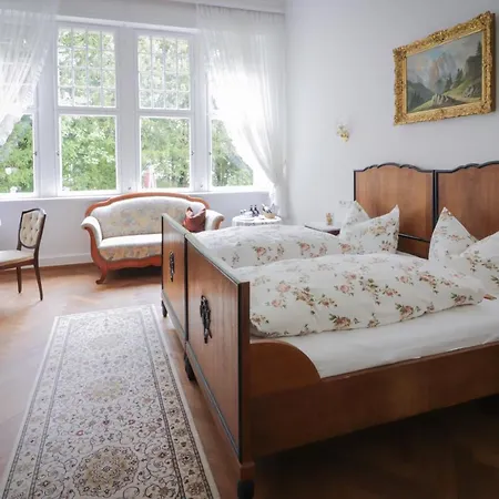 Guest house Kurvilla Am Park 3*