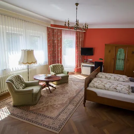 Kurvilla Am Park Guest house