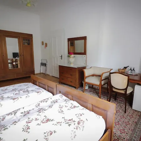 Kurvilla Am Park Guest house 3*